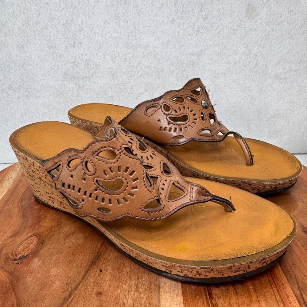 Clarks Artisan‎ Women's Sandals Laser Cut Wedge Thong Brown Leather 7.5M Summer